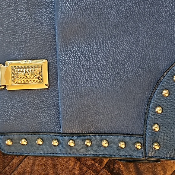 Handbag - Picture 6 of 16